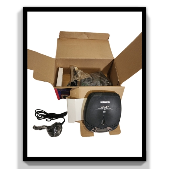 Magnavox Portable CD Player - Picture 7 of 15